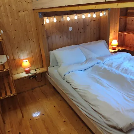 ホステル Bed & Dorms Triberg トリベルク
